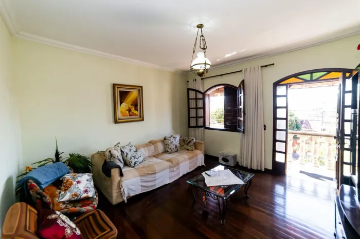Casa à Venda - Santa Cruz, 5 Quartos, 366 m2