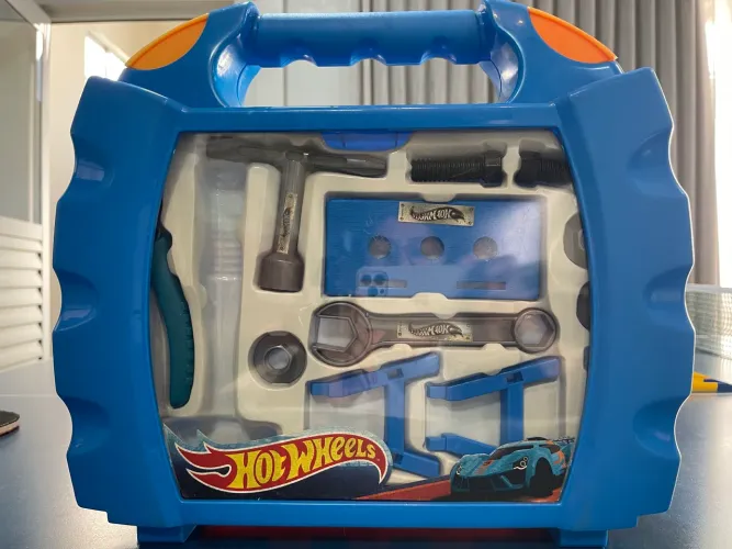 Maleta de ferramentas HotWheels.