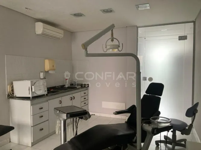 Sala comercial para locação no Centro por R$3.300,00 + TAXAS