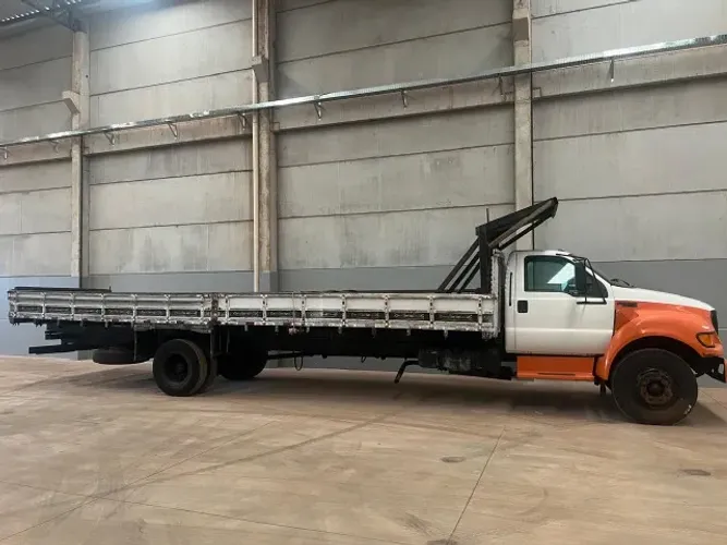 CAMINHÃO FORD 12000 160 CARROCERIA