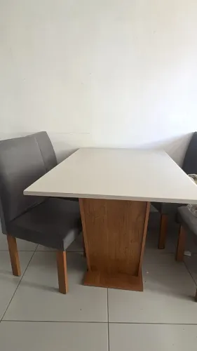 Mesa de mdf com tampa de vidro