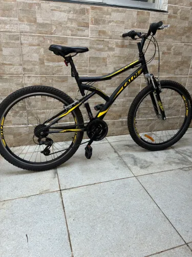 Bicicleta Caloi aro 26 - 18 marchas
