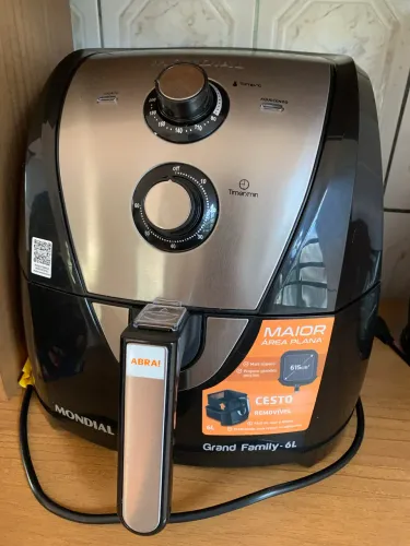 Vendo air fryer semi-nova