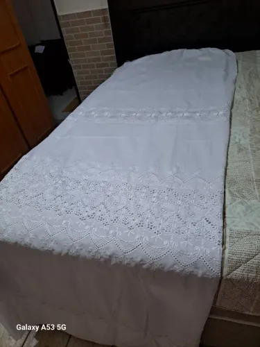 Desapego de linda cortina Bordada
