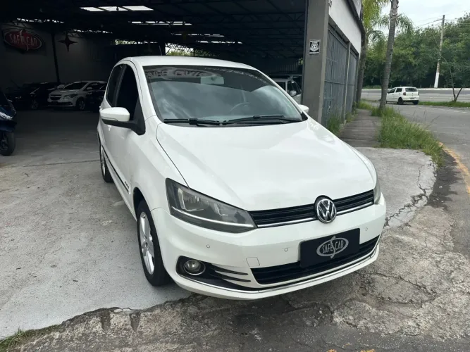 Volkswagen Fox Highline 1.6 Flex 16V 5P 2016