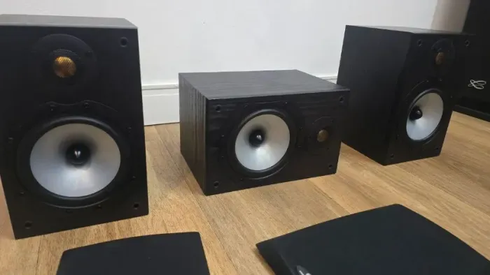  Trio de Caixas Monitor Audio MR1 (Inglesas) Bookshelf