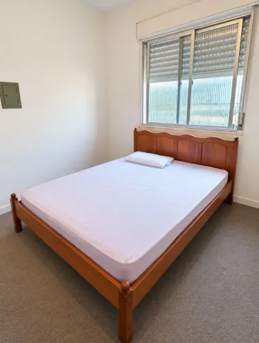 CAMA DE CASAL COM COLCHÃO