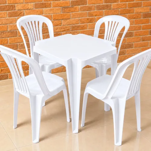 Conjunto de mesa e cadeiras plásticas bistrô Sauípe 