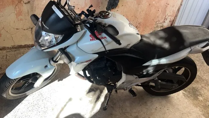 Cb 300 freio a disco rodas de liga leve