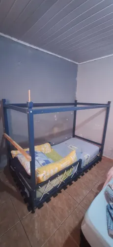 Cama infantil montessoriana castelo azul + colchão solteiro usado 