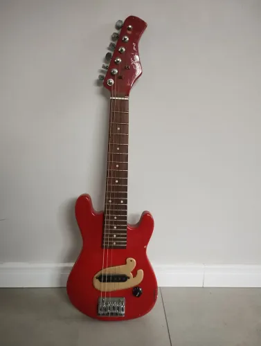 Guitarra infantil.