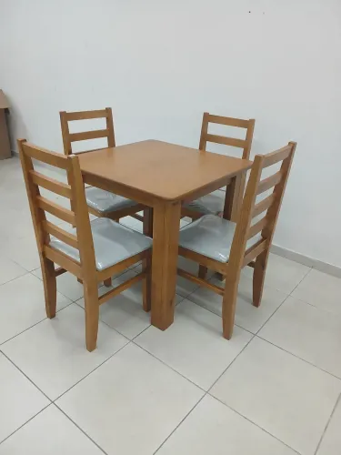 Conjunto Mesa com 4 cadeiras