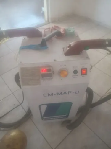 Vedo máquina de tirar linhas