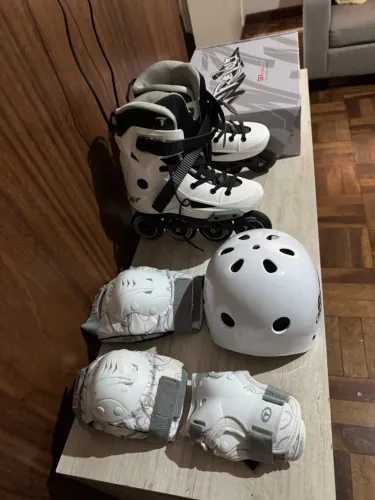 Patins Traxart Revolt + kit de proteção completo!