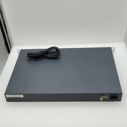 Switch HPE OfficeConnect 1820 24G PoE+ (J9983A) Gerenciável - Excelente Estado