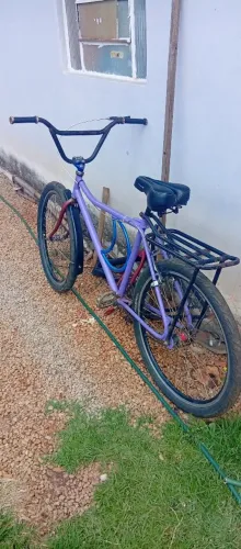 Vende-se bike tem algumas coisas pra arrumar nela, e está parada por isso que estou vended
