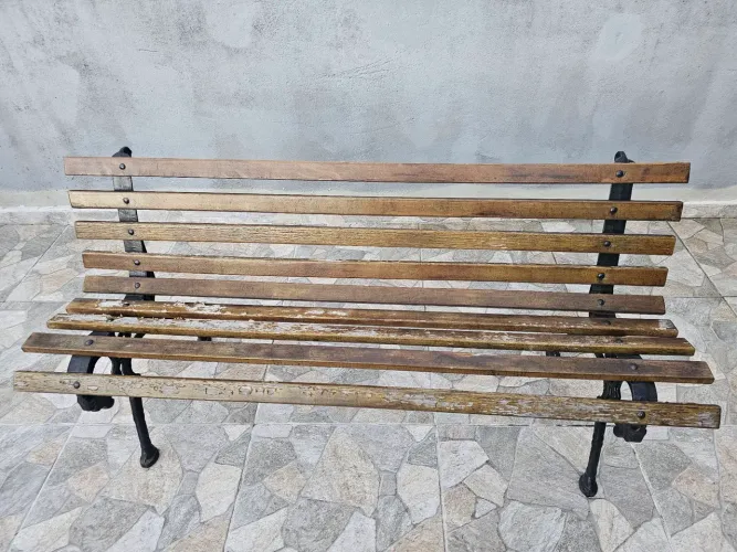 Banco para jardim em ótimo estado