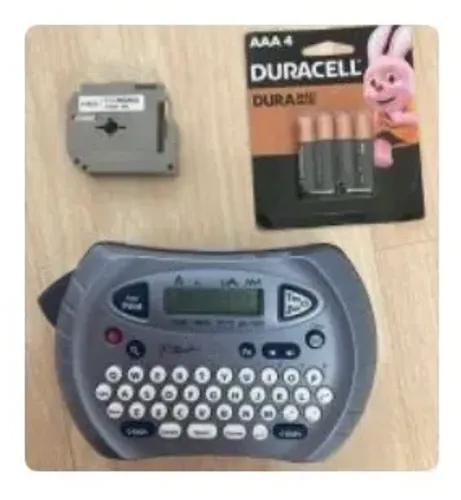 ÚLTIMOS DIAS - FAÇAM SUA OFERTAS - Máquina de Etiquetas Brother + Rolo novo + Pilhas