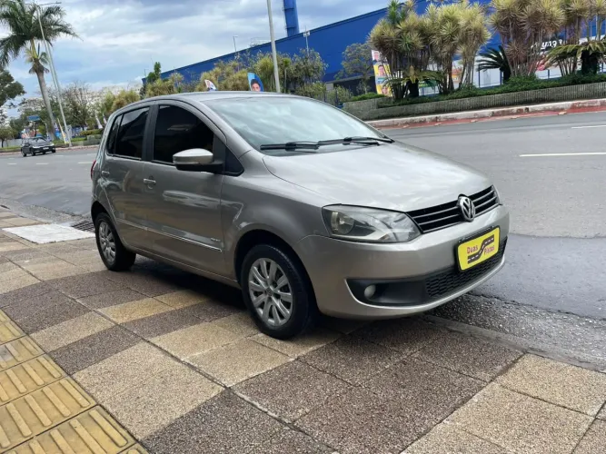 Volkswagen Fox 1.6 MI Total Flex 8V 5P 2011