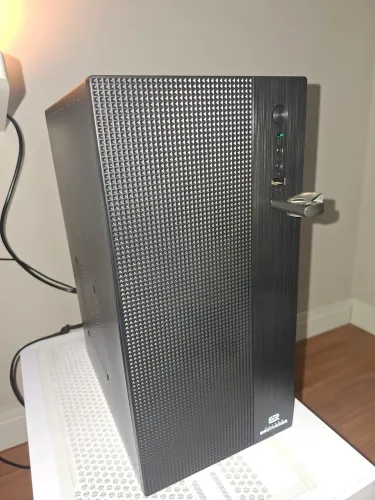 Pc de escritório + periféricos