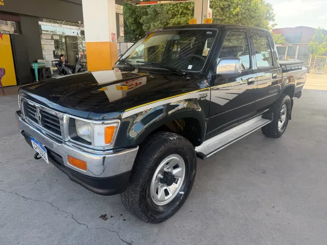 Toyota Hilux CD SR5 4X4 2.8 Diesel 1998
