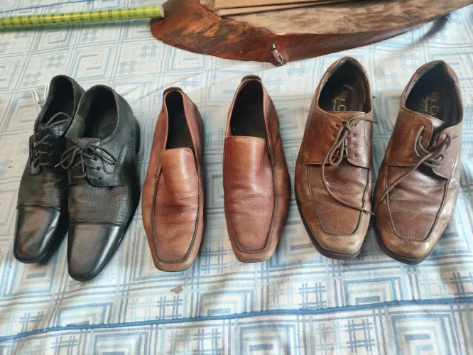 Sapatos sociais em couro 39