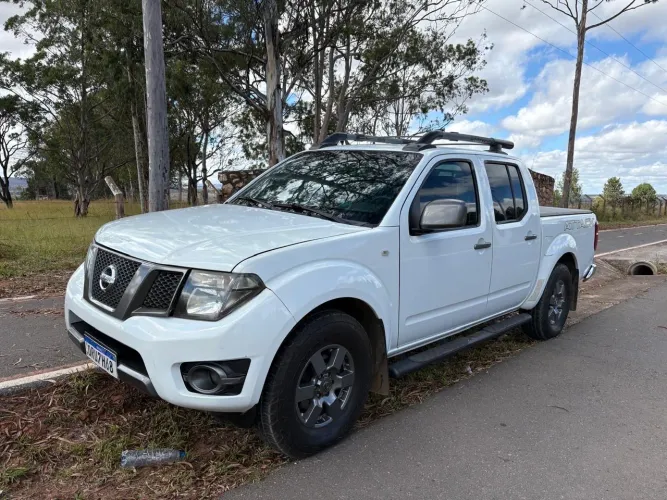 Nissan Frontier SV Attack CD 4X2 2.5 TB Diesel 2014