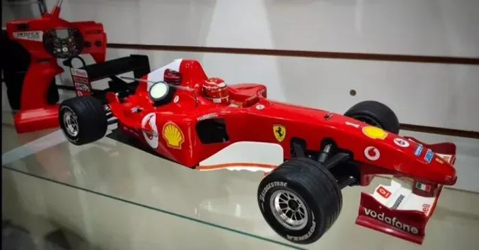 Automodelo Ferrari
