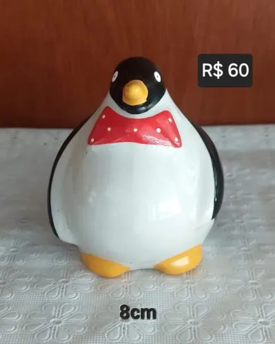 Antigo Pinguim De Geladeira Em Porcelana, Medindo 8 Cm