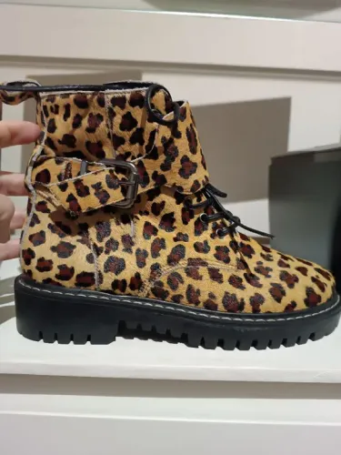 Bota de onça Luíza Barcelos