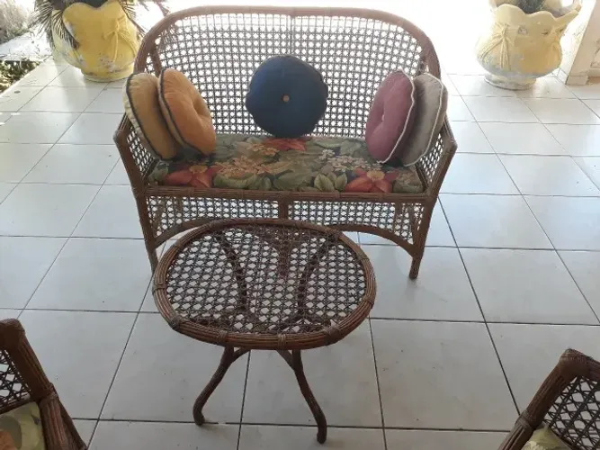 Conjunto em vime para terraços e varandas