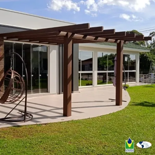 Pergolado em Madeira Plástica 
