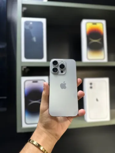 iphone 15 Pro 128 gb - Natural Titanium