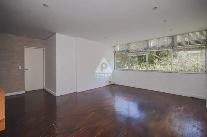 Leblon Apartamento 4 Quartos (1 Suíte), 130m², 1 Vaga, Lazer Completo e Localização Privi