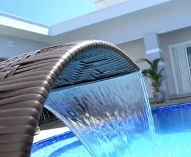 Cascata Naja baby inox 50 cm revestida em junco