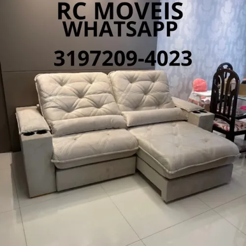 Sofá Retrátil Cuiabá com Porta-Copos - Conforto e Praticidade