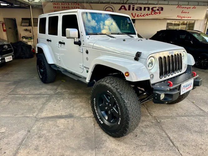 Jeep Wrangler Unlimited Sport 3.6 V6 284cv 4P 2015