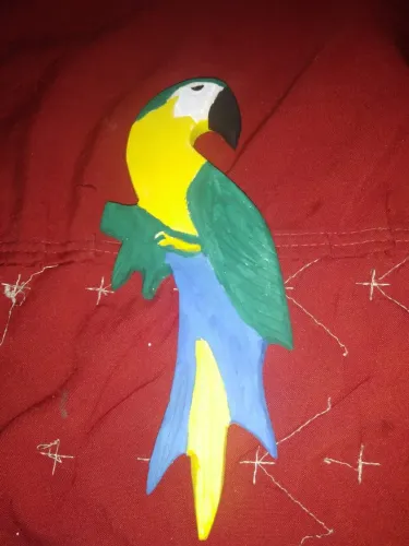 Escultura pequena de arara de gesso*nova*!