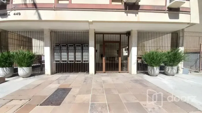 Imóvel na Demétrio Ribeiro com 4 dormitórios e 107.39m²