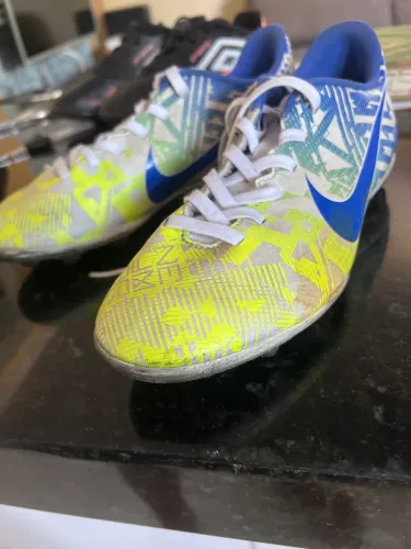 Chuteira com Trava Nike Neymar JR Original Usada