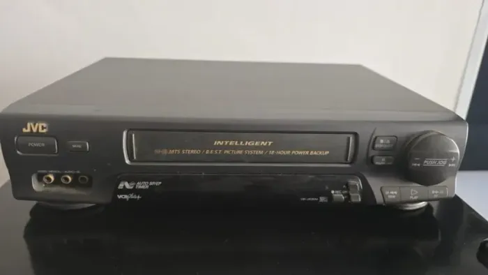 Video Cassete JVC Intelligent - HR-J633M