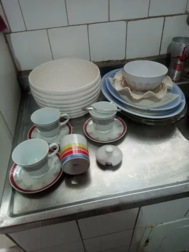 Kit de louça antiga