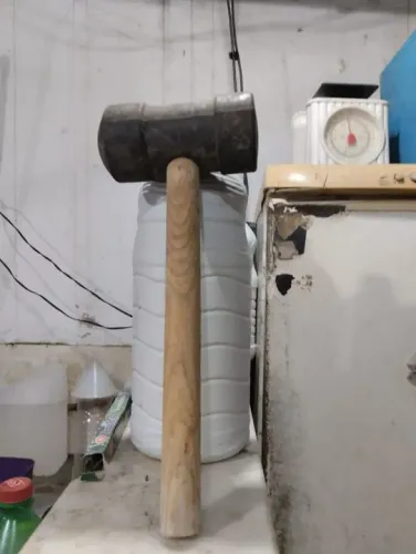 Martelo de borracha para cerâmica