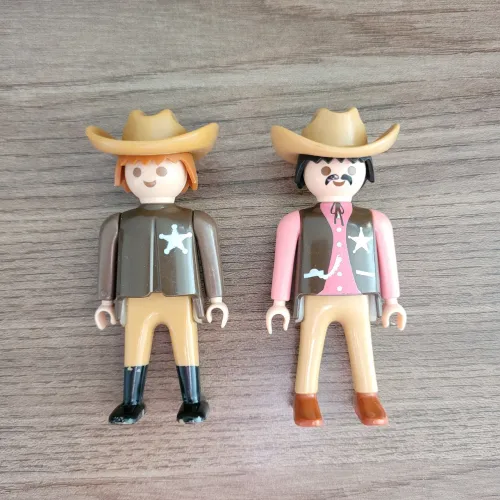 Dois Playmobil Xerifes