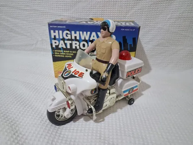 moto policial highway patrol na caixa antigo