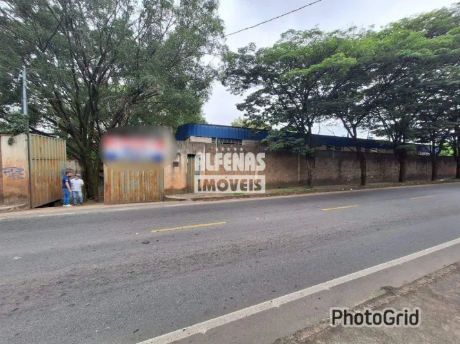 Galpão para aluguel no Bairro Chácaras Reunidas Santa Terezinha
