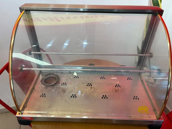 Estufa quente 8 bandejas menos de 1 ano uso