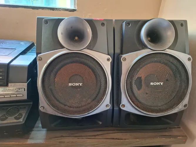 Som Sony Antigo Completo - 4 Caixas + Unidade Central | R$220,00 (aceito oferta)