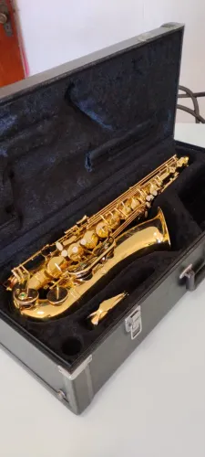 Saxofone Tenor Eagle ST503 Laqueado