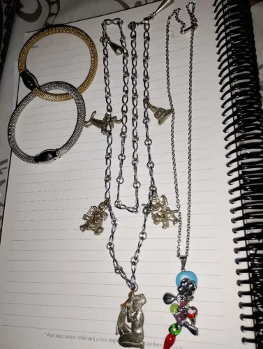 Bracelete, cordão e pulseira de aço 